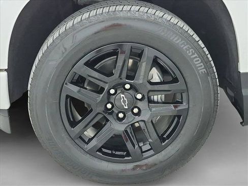 Used 2024 Chevrolet Silverado 1500 Custom AWD/4WD image 23