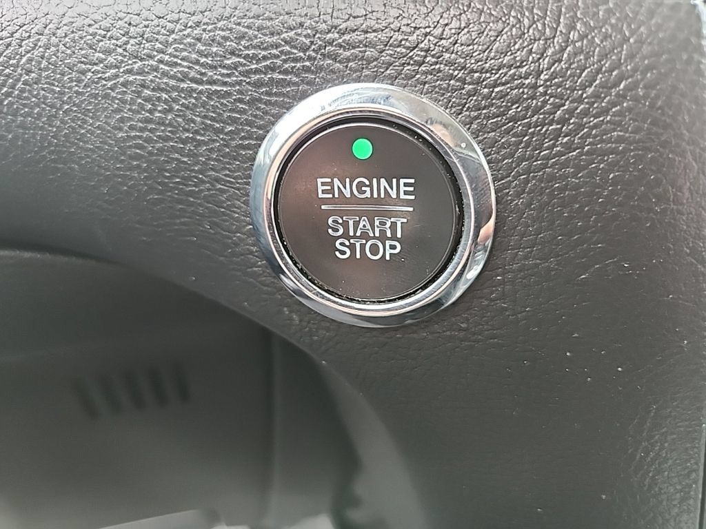 Used 2020 Ford Edge SEL AWD/4WD image 18