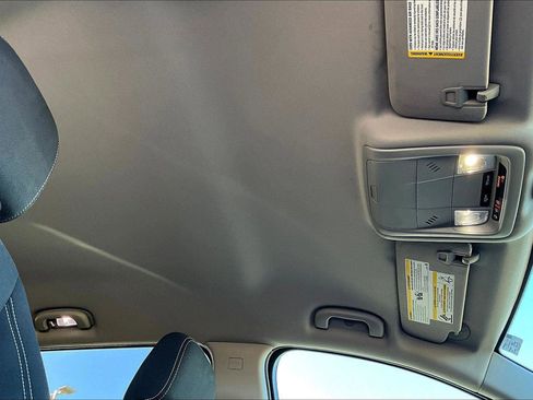 Used 2024 GMC Terrain SLE image 22