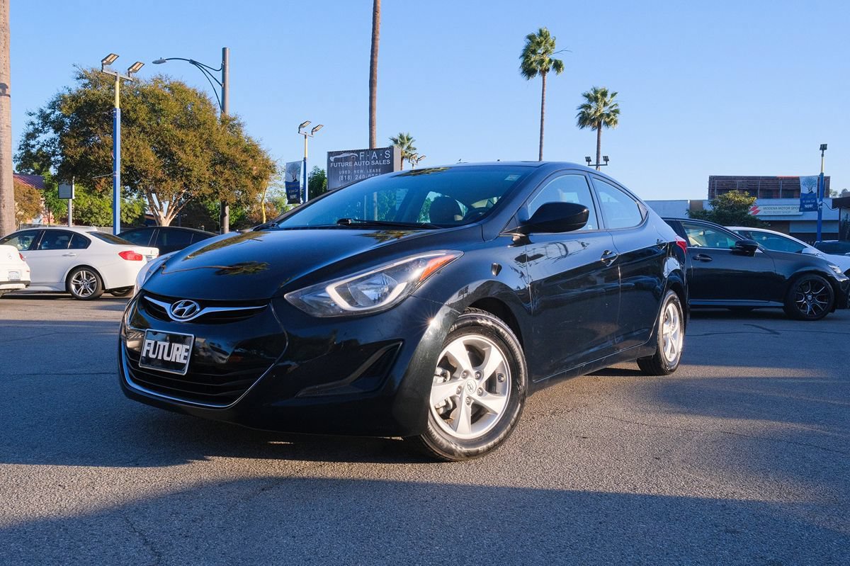 Used 2015 Hyundai Elantra SE FWD image 1