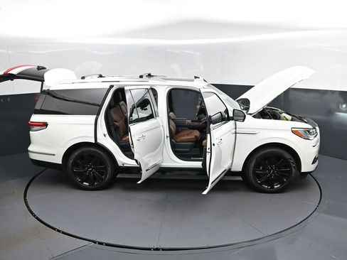 Used 2024 Lincoln Navigator Reserve AWD/4WD image 48