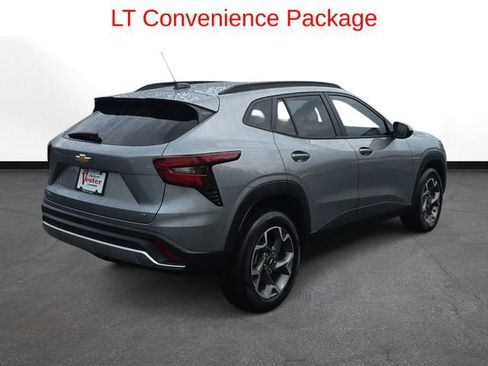 Used 2024 Chevrolet Trax LT w/ Driver Confidence Package image 7