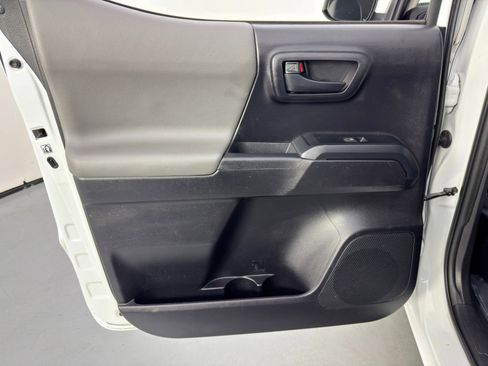 Used 2020 Toyota Tacoma SR w/ SR Convenience Package image 35