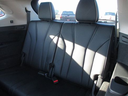 Used 2025 Acura MDX w/ Advance Package image 19