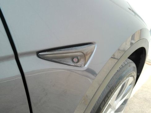 Used 2021 Tesla Model Y Long Range AWD/4WD image 25