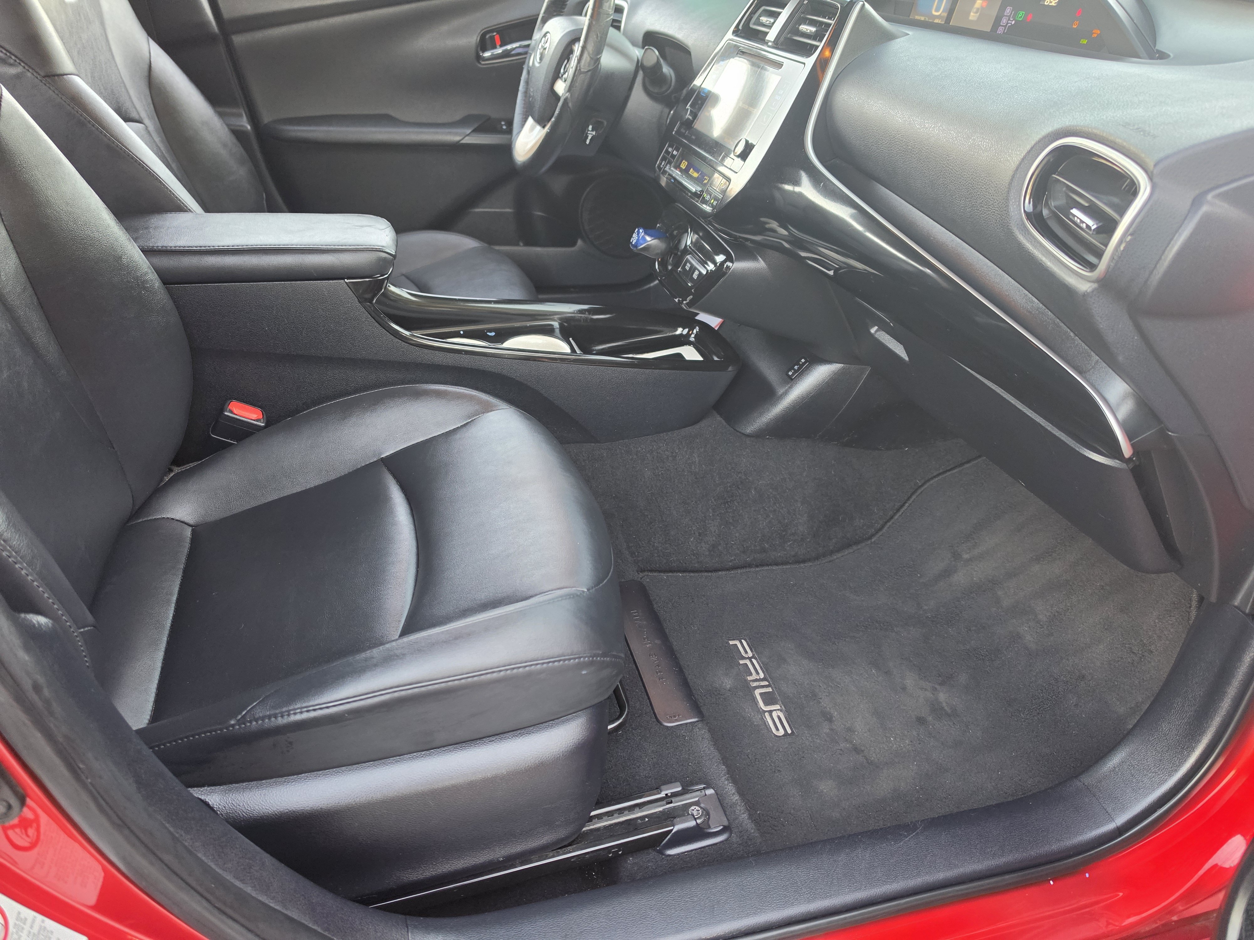 Used 2016 Toyota Prius Four FWD image 14