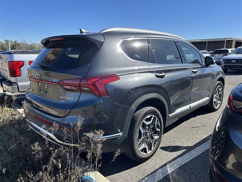Used 2023 Hyundai Santa Fe SEL Premium image 2
