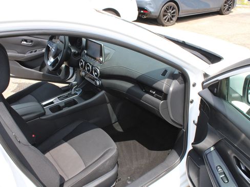 Used 2024 Nissan Sentra SV FWD image 23