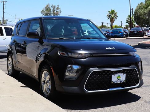 Used 2022 Kia Soul LX w/ Technology Package FWD image 14