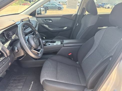 Certified 2021 Nissan Rogue SV FWD image 10