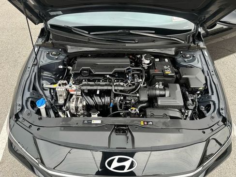 Used 2024 Hyundai Elantra SEL FWD image 7