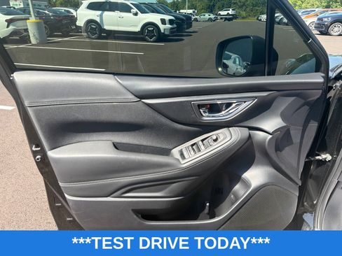 Used 2023 Subaru Forester Premium AWD/4WD image 12
