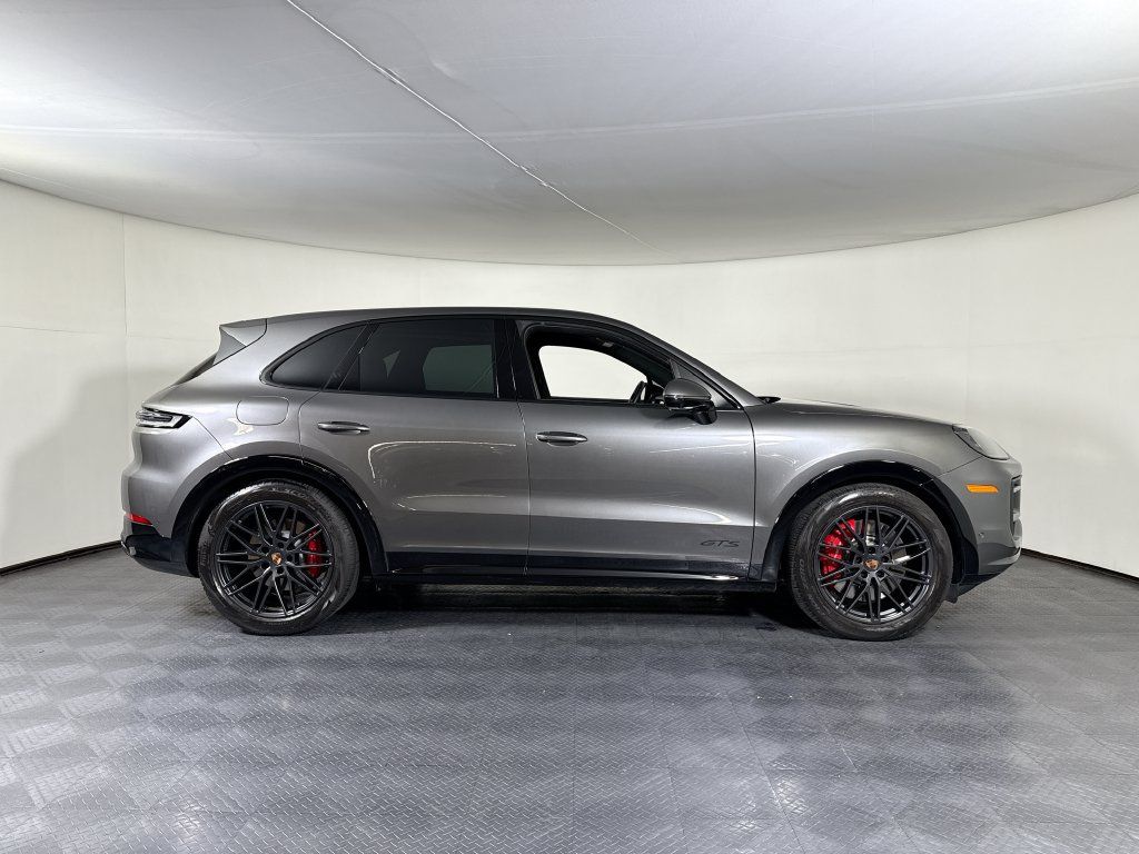Certified 2025 Porsche Cayenne GTS AWD/4WD image 8