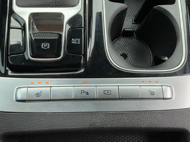 Used 2024 Kia Carnival EX FWD image 26