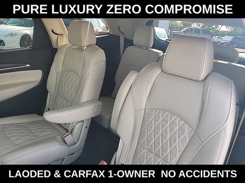 Used 2022 Buick Enclave Avenir w/ Avenir Technology Package AWD/4WD image 13