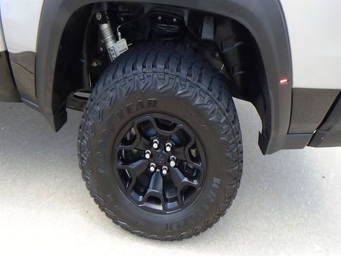 Used 2025 RAM 1500 RHO AWD/4WD image 9
