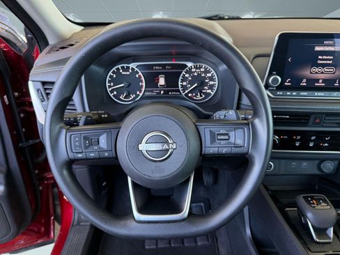 Used 2022 Nissan Rogue S FWD image 17