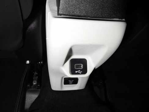 Used 2021 Jeep Renegade Limited w/ Sun & Sound Group AWD/4WD image 16