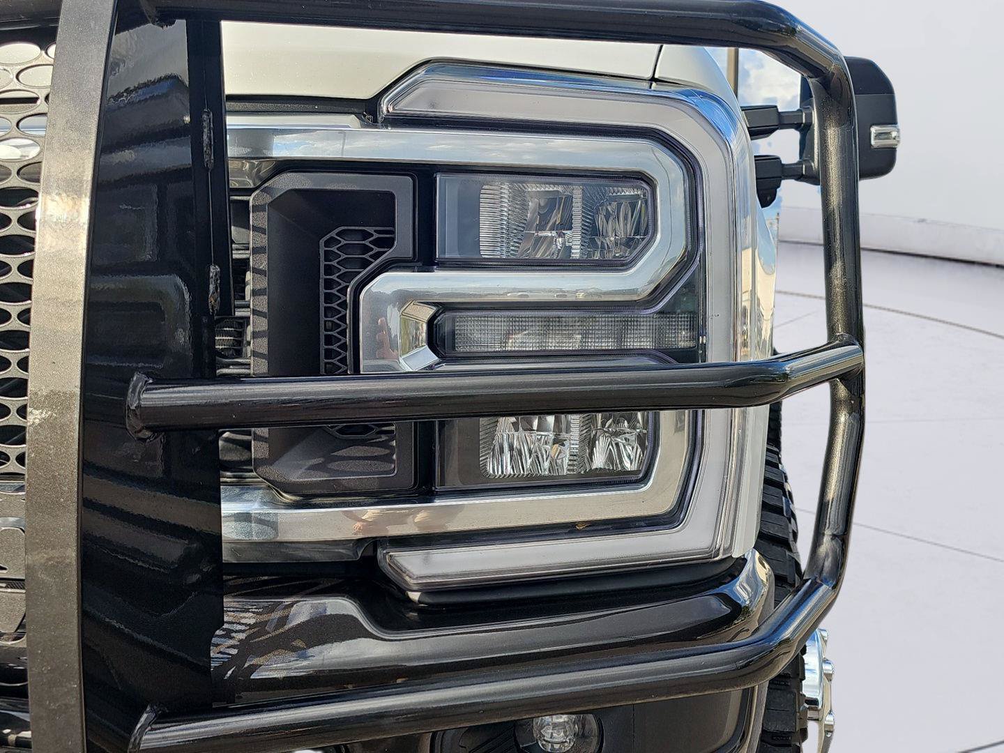 Used 2025 Ford F350 4x4 Crew Cab DRW Super Duty image 10