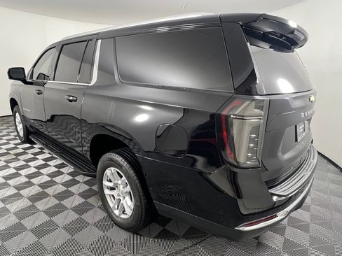 Used 2025 Chevrolet Suburban LT w/ Comfort Package image 10