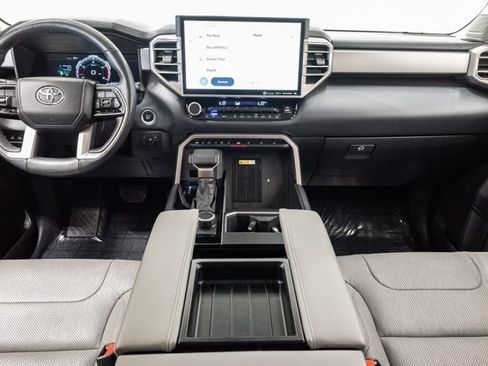Used 2024 Toyota Tundra Limited AWD/4WD image 29
