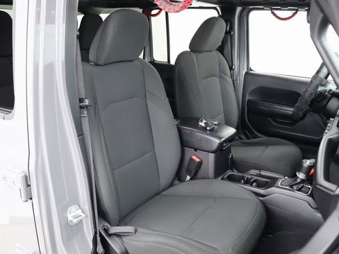 Used 2021 Jeep Wrangler Unlimited Sport image 34