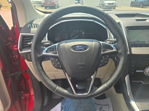 Used 2020 Ford Edge Titanium FWD image 10