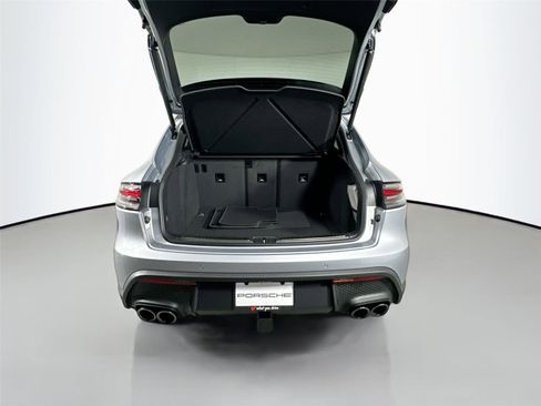 Used 2026 Porsche Macan Turbo AWD/4WD image 36