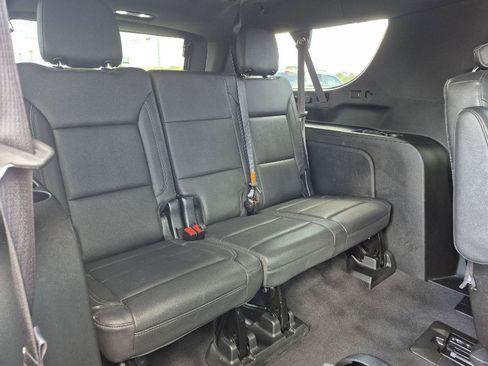 Used 2021 Chevrolet Suburban LT RWD image 14