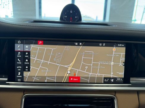 Used 2018 Porsche Panamera 4 AWD/4WD image 57