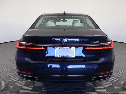 Used 2020 BMW 740i w/ Premium Package image 5
