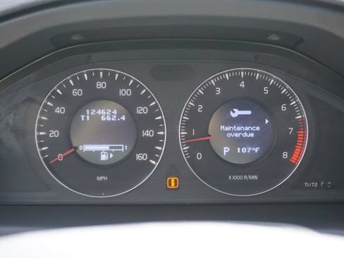 Used 2009 Volvo V70 FWD image 8