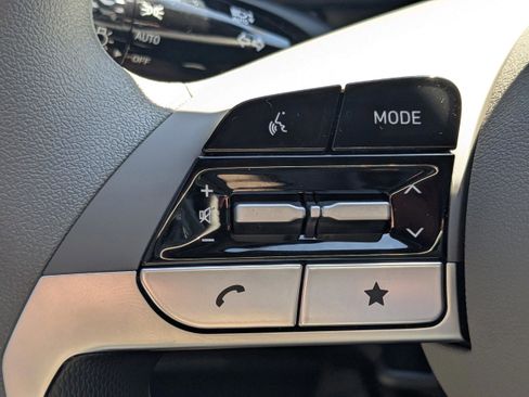 New 2025 Hyundai Elantra SE FWD image 23