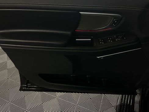 Used 2025 Ford Expedition Platinum image 22