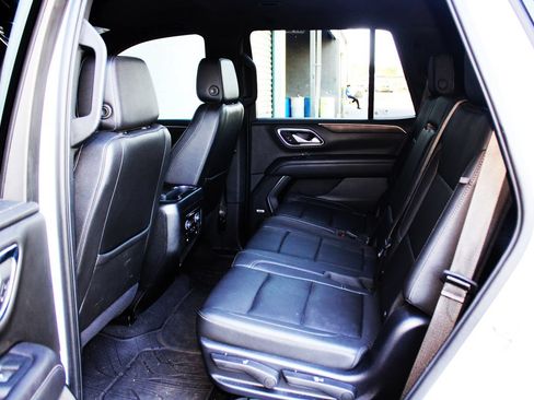 Used 2022 Chevrolet Tahoe Z71 w/ Z71 Off-Road Package AWD/4WD image 14