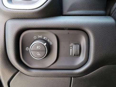 Used 2024 RAM 2500 Big Horn w/ Night Edition AWD/4WD image 27