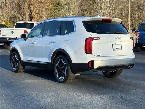 Used 2023 Kia Telluride S image 6