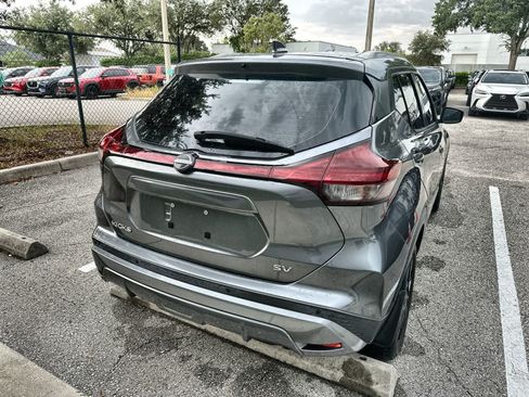 Used 2022 Nissan Kicks SV FWD image 8