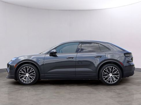 Used 2025 Porsche Macan 4 Electric AWD/4WD image 2