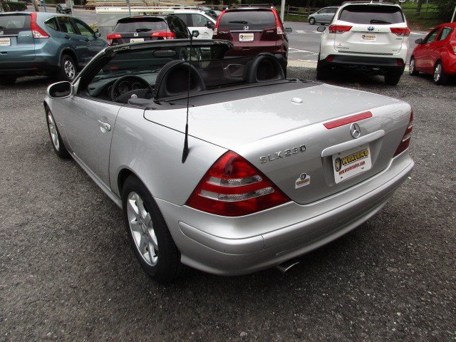 Used 2002 Mercedes-Benz SLK 230 image 10