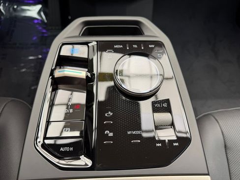 New 2026 BMW iX xDrive60 w/ Premium Package image 19
