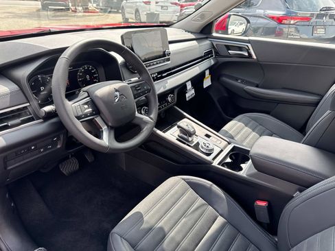 New 2025 Mitsubishi Outlander 4WD Plug-In Hybrid image 16