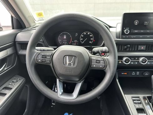 Used 2025 Honda CR-V EX image 11