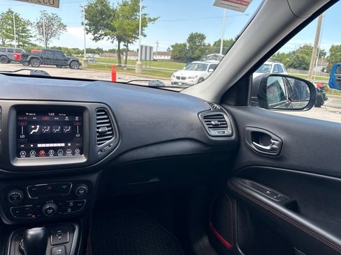 Used 2019 Jeep Compass Trailhawk AWD/4WD image 50