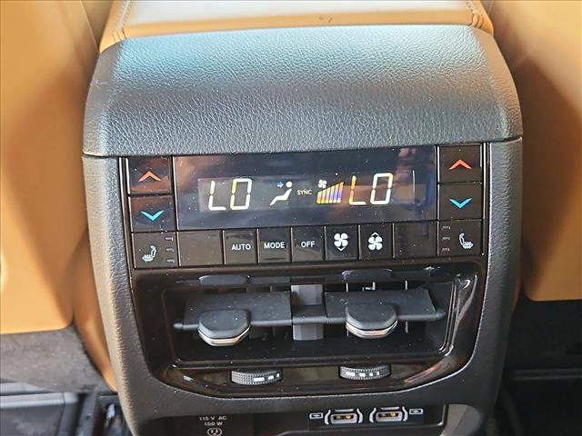 Used 2025 Jeep Grand Cherokee Summit AWD/4WD image 17