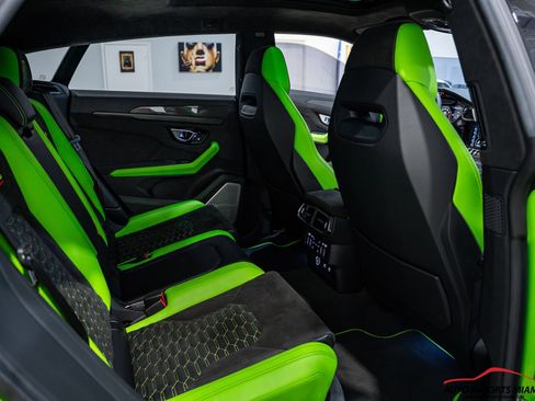 Used 2022 Lamborghini Urus AWD/4WD image 8