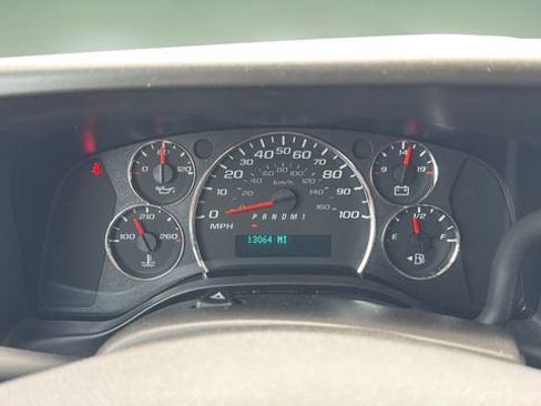 Used 2025 GMC Savana 2500 w/ Driver Convenience Package RWD image 18