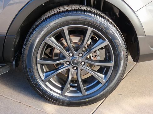 Used 2018 Ford Explorer XLT w/ Equipment Group 202A image 43