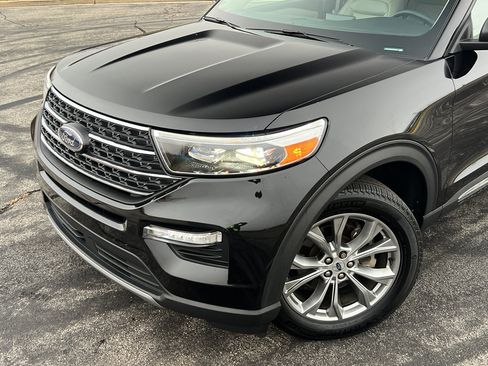 Used 2023 Ford Explorer XLT w/ Equipment Group 202A image 9