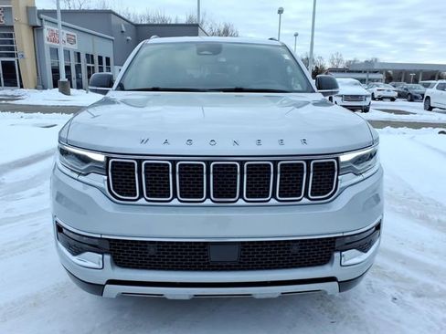 Used 2024 Jeep Wagoneer Series II w/ Flexible Seating Group image 20